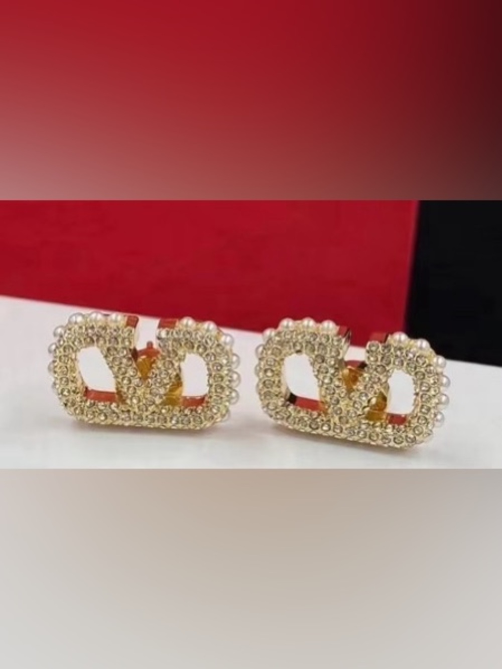 18K V Gold Plate Pave Cubic Z  with pearl Fashionable V Studs HighEnd Qual